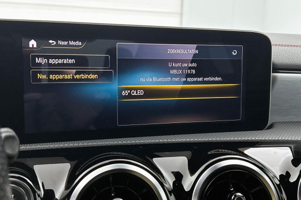 Mercedes-Benz CLA-Klasse 180 Business Solution AMG Upgrade Edition(NL-auto, Camera, Parkeerhulp, Navigatie, StoelV, Etc)
