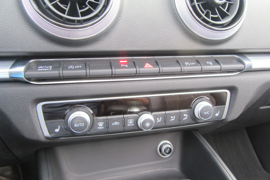 Audi A3 Cabriolet 1.4 TFSI CoD Sport Automaat, Navi, Camera, Xenon