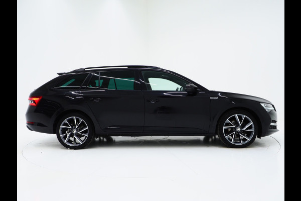 Škoda Superb Combi 1.4 TSI iV Sportline 218PK | Panoramadak | Trekhaak | Canton | Sportstoelen | Camera | Keyless