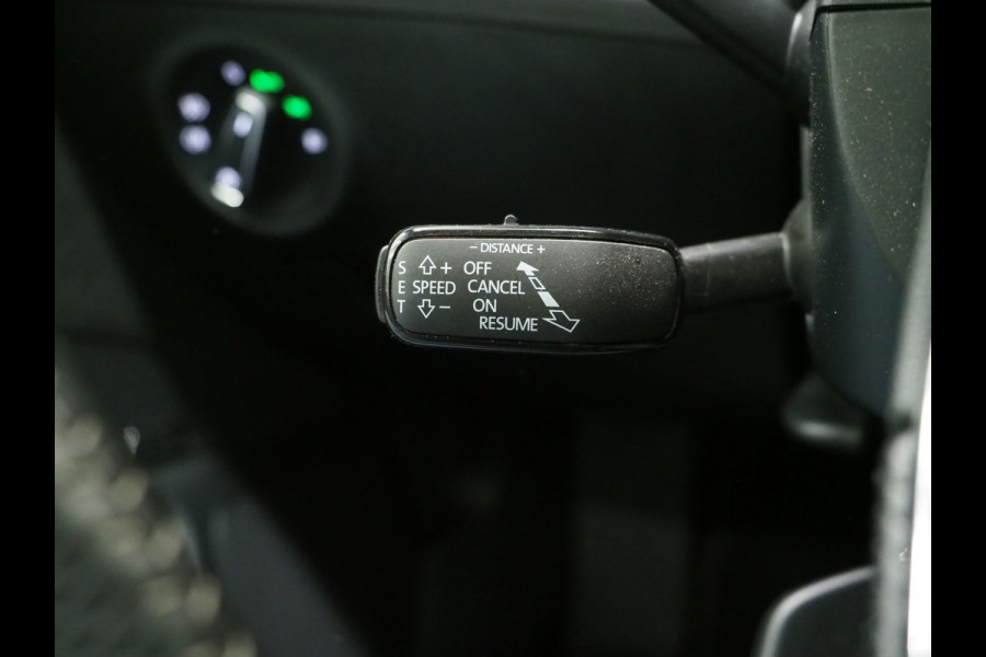 Škoda Superb Combi 1.4 TSI iV Sportline 218PK | Panoramadak | Trekhaak | Canton | Sportstoelen | Camera | Keyless