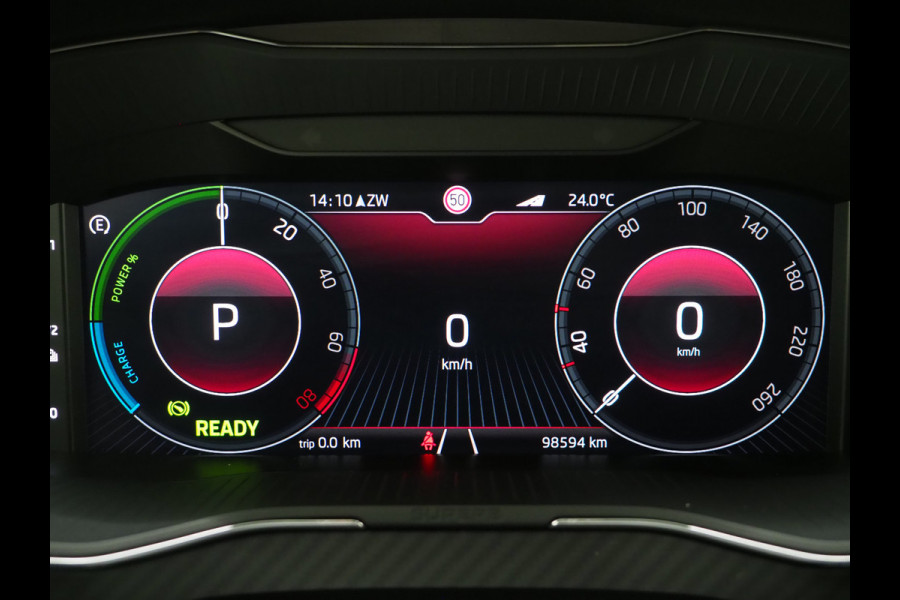 Škoda Superb Combi 1.4 TSI iV Sportline 218PK | Panoramadak | Trekhaak | Canton | Sportstoelen | Camera | Keyless