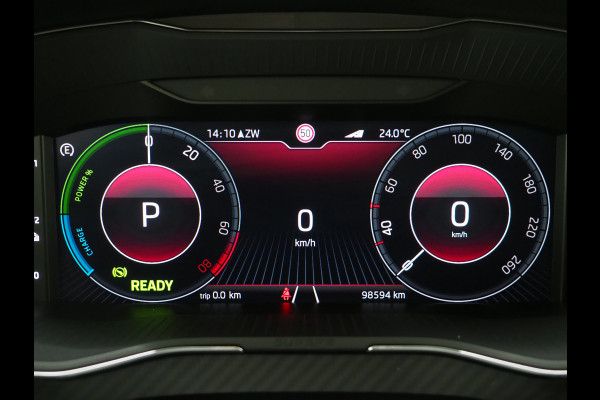 Škoda Superb Combi 1.4 TSI iV Sportline 218PK | Panoramadak | Trekhaak | Canton | Sportstoelen | Camera | Keyless