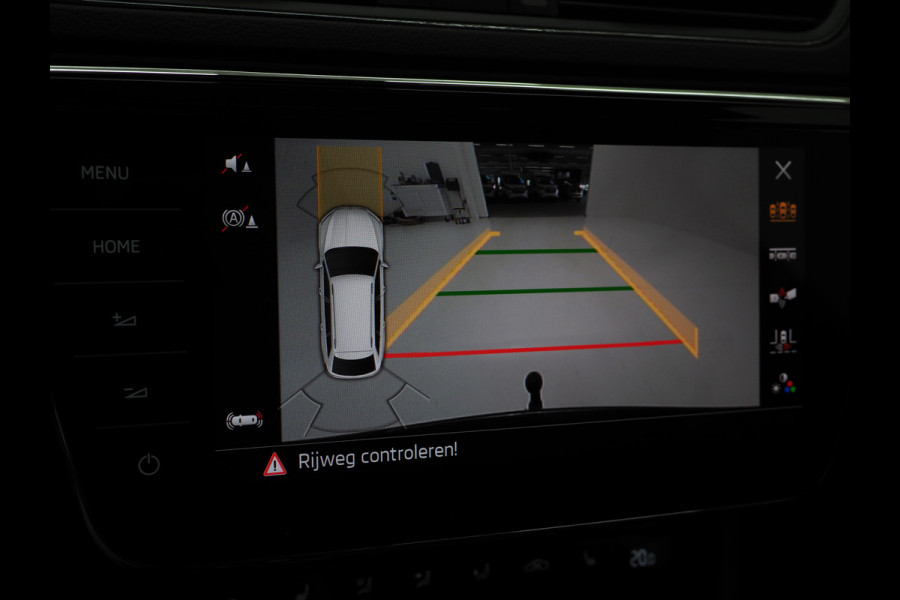 Škoda Superb Combi 1.4 TSI iV Sportline 218PK | Panoramadak | Trekhaak | Canton | Sportstoelen | Camera | Keyless