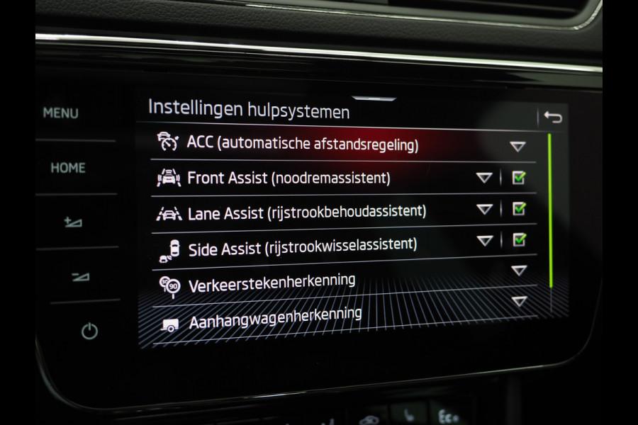 Škoda Superb Combi 1.4 TSI iV Sportline 218PK | Panoramadak | Trekhaak | Canton | Sportstoelen | Camera | Keyless