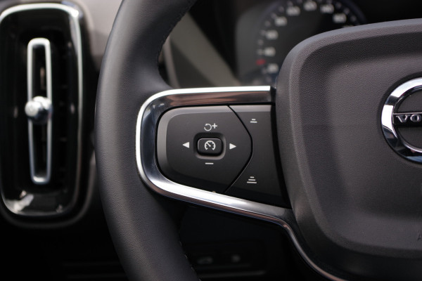 Volvo XC40 1.5 T4 Plug-in Hybrid 211 PK Core Bright, FACE-LIFT, LED, Keyless, Climate Control