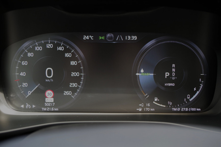 Volvo XC40 1.5 T4 Plug-in Hybrid 211 PK Core Bright, FACE-LIFT, LED, Keyless, Climate Control