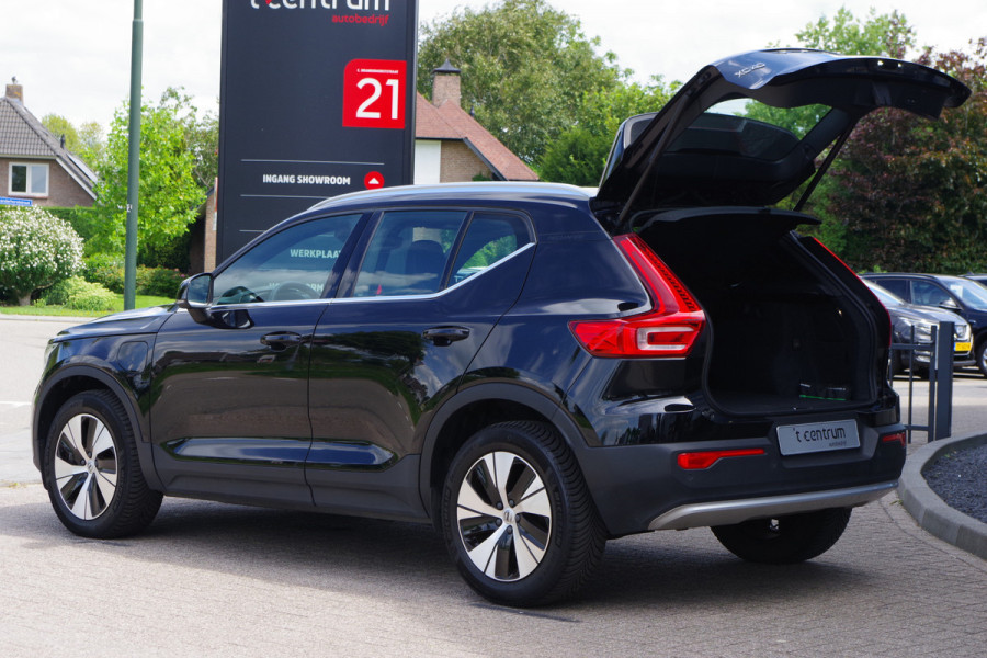 Volvo XC40 1.5 T4 Plug-in Hybrid 211 PK Core Bright, FACE-LIFT, LED, Keyless, Climate Control