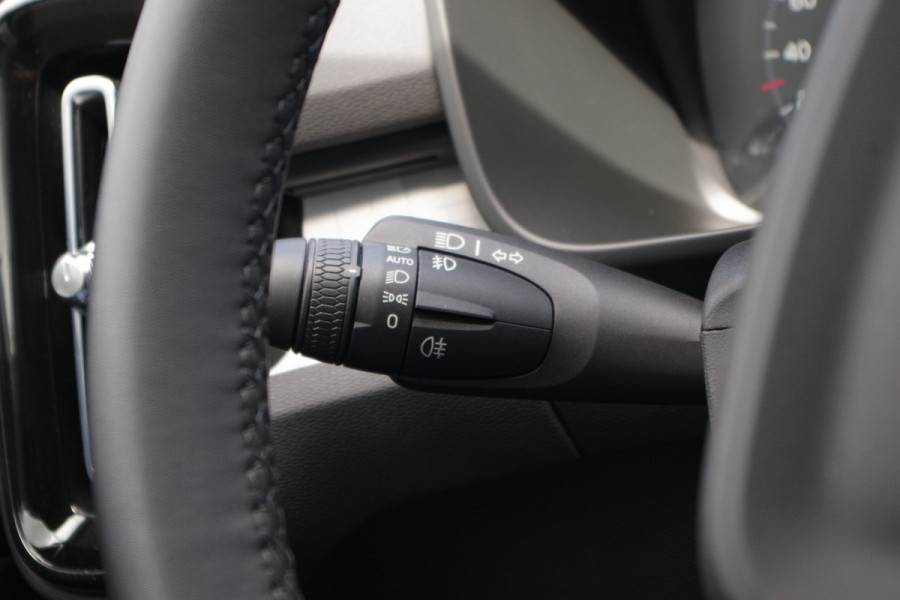 Volvo XC40 1.5 T4 Plug-in Hybrid 211 PK Core Bright, FACE-LIFT, LED, Keyless, Climate Control