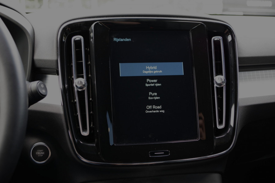 Volvo XC40 1.5 T4 Plug-in Hybrid 211 PK Core Bright, FACE-LIFT, LED, Keyless, Climate Control