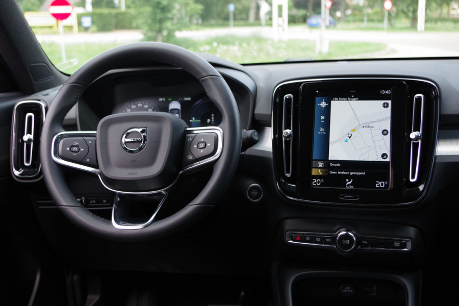 Volvo XC40 1.5 T4 Plug-in Hybrid 211 PK Core Bright, FACE-LIFT, LED, Keyless, Climate Control