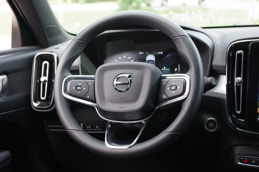 Volvo XC40 1.5 T4 Plug-in Hybrid 211 PK Core Bright, FACE-LIFT, LED, Keyless, Climate Control