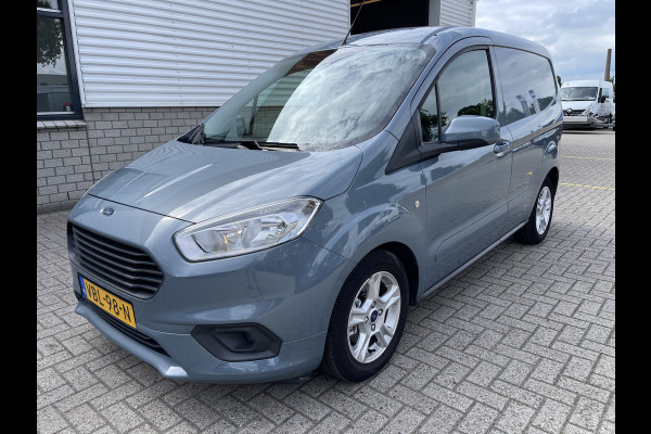 Ford Transit Courier 1.5 TDCI Limited / euro 6 diesel / bpm vrij / vaste prijs rijklaar € 8950 ex btw / airco / cruise / navigatie / grijs blauw metallic / parkeersensoren achter !