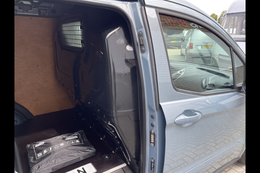 Ford Transit Courier 1.5 TDCI Limited / euro 6 diesel / bpm vrij / vaste prijs rijklaar € 8950 ex btw / airco / cruise / navigatie / grijs blauw metallic / parkeersensoren achter !