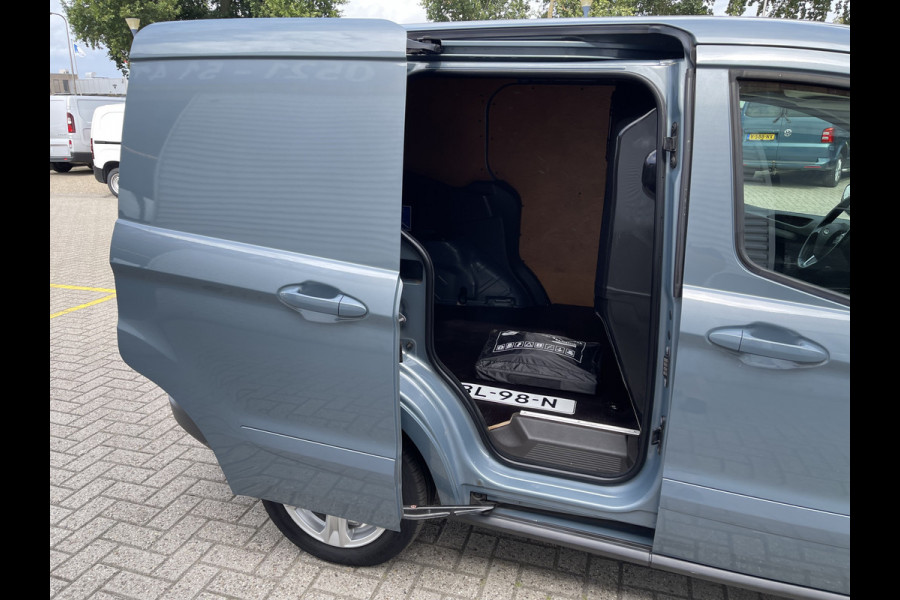 Ford Transit Courier 1.5 TDCI Limited / euro 6 diesel / bpm vrij / vaste prijs rijklaar € 8950 ex btw / airco / cruise / navigatie / grijs blauw metallic / parkeersensoren achter !