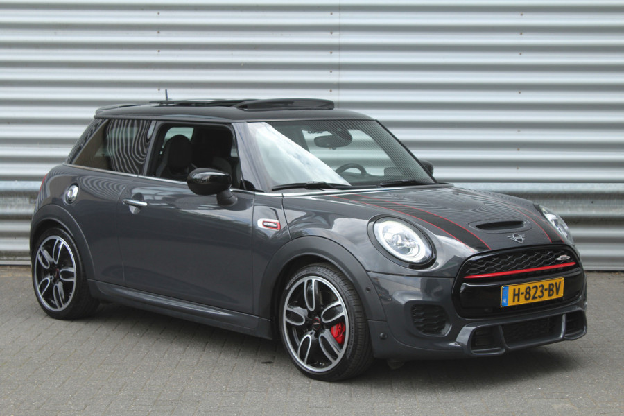 MINI John Cooper Works 2.0 232pk JCW Chili AUTOMAAT NL-Auto NAP 44dkm Clima Cruise Navi Camera Panoramadak HUD LMV
