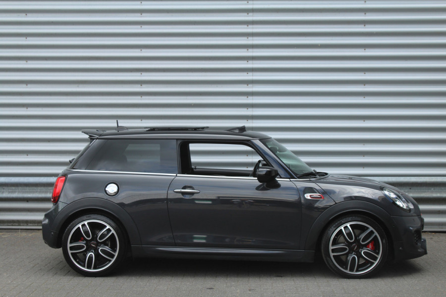 MINI John Cooper Works 2.0 232pk JCW Chili AUTOMAAT NL-Auto NAP 44dkm Clima Cruise Navi Camera Panoramadak HUD LMV
