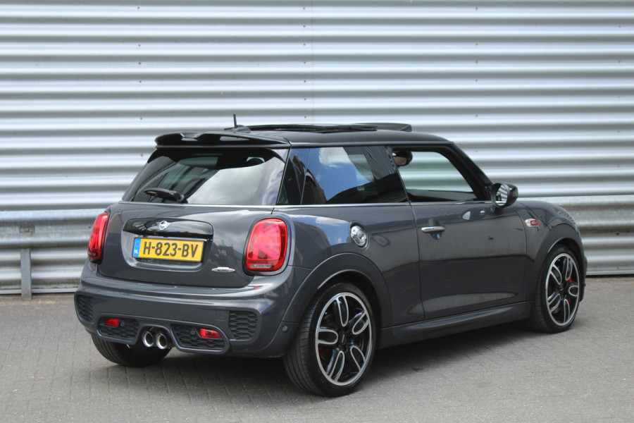 MINI John Cooper Works 2.0 232pk JCW Chili AUTOMAAT NL-Auto NAP 44dkm Clima Cruise Navi Camera Panoramadak HUD LMV