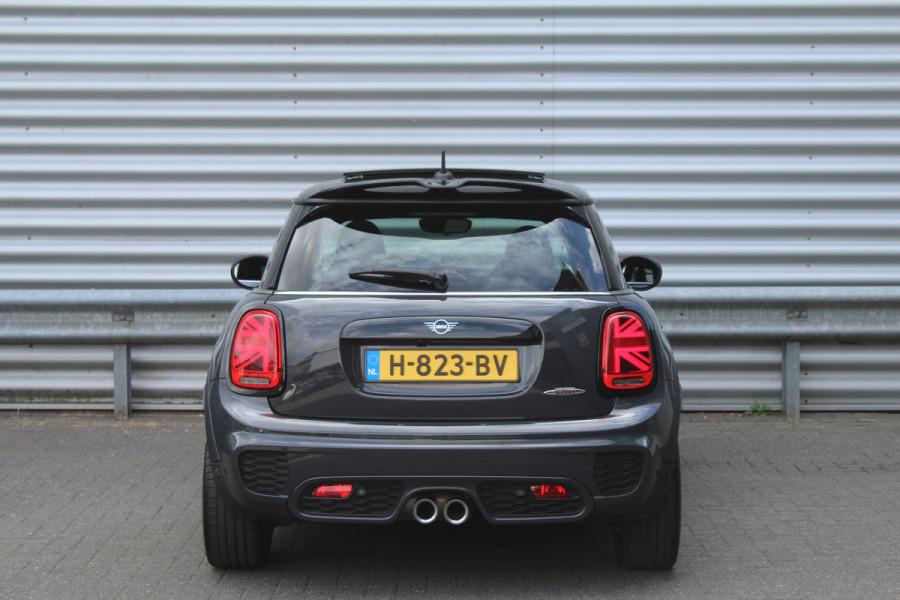 MINI John Cooper Works 2.0 232pk JCW Chili AUTOMAAT NL-Auto NAP 44dkm Clima Cruise Navi Camera Panoramadak HUD LMV