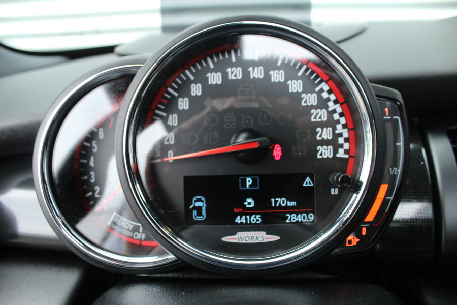 MINI John Cooper Works 2.0 232pk JCW Chili AUTOMAAT NL-Auto NAP 44dkm Clima Cruise Navi Camera Panoramadak HUD LMV