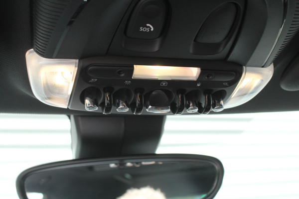 MINI John Cooper Works 2.0 232pk JCW Chili AUTOMAAT NL-Auto NAP 44dkm Clima Cruise Navi Camera Panoramadak HUD LMV