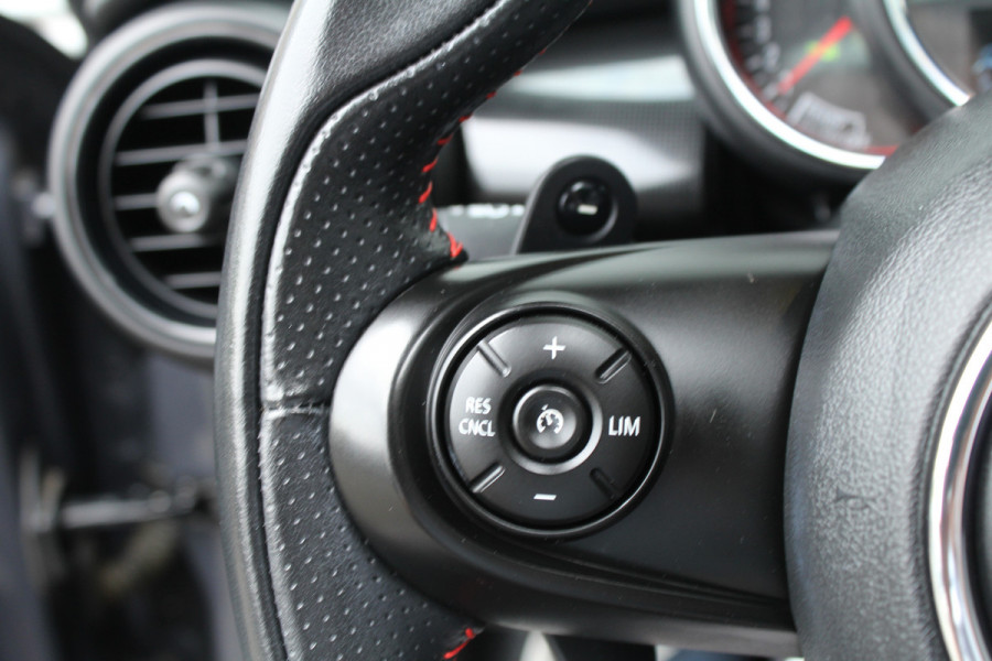MINI John Cooper Works 2.0 232pk JCW Chili AUTOMAAT NL-Auto NAP 44dkm Clima Cruise Navi Camera Panoramadak HUD LMV