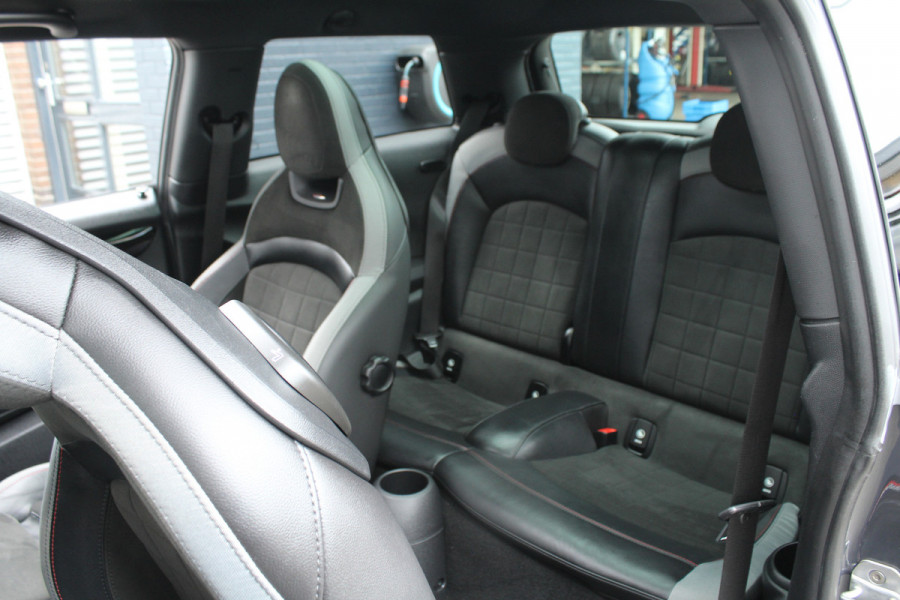 MINI John Cooper Works 2.0 232pk JCW Chili AUTOMAAT NL-Auto NAP 44dkm Clima Cruise Navi Camera Panoramadak HUD LMV