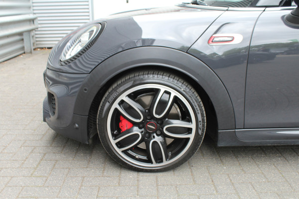 MINI John Cooper Works 2.0 232pk JCW Chili AUTOMAAT NL-Auto NAP 44dkm Clima Cruise Navi Camera Panoramadak HUD LMV