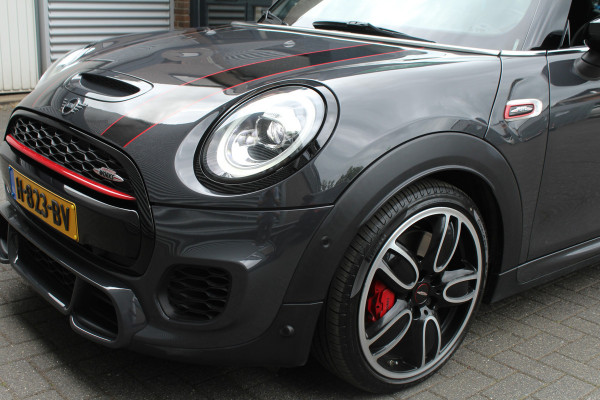 MINI John Cooper Works 2.0 232pk JCW Chili AUTOMAAT NL-Auto NAP 44dkm Clima Cruise Navi Camera Panoramadak HUD LMV