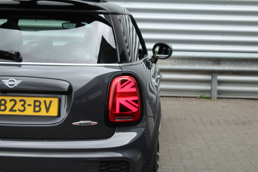 MINI John Cooper Works 2.0 232pk JCW Chili AUTOMAAT NL-Auto NAP 44dkm Clima Cruise Navi Camera Panoramadak HUD LMV