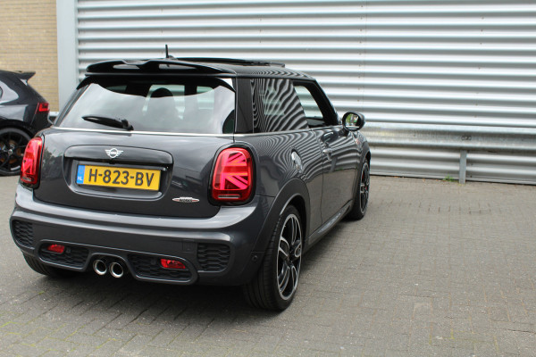 MINI John Cooper Works 2.0 232pk JCW Chili AUTOMAAT NL-Auto NAP 44dkm Clima Cruise Navi Camera Panoramadak HUD LMV