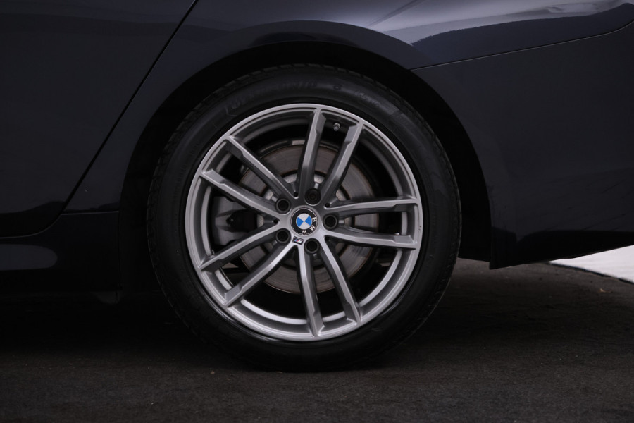 BMW 5 Serie Touring 520d Executive Edition M-sport, Sportstoelen, Leer, Navigatie
