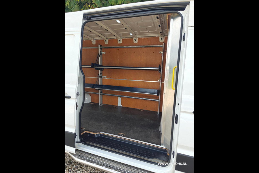 Volkswagen Crafter 35 2.0 Extra Lang Super Hoog , Post NL uitvoering , navi , camera , cruise , Super mooie bus lage km