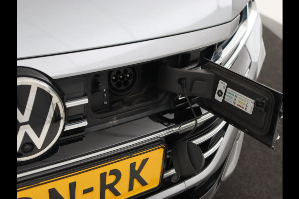 Volkswagen Arteon 1.4 TSI eHybrid R-Line | Panoramadak | Leder | Head-Up | Stoelverwarming | 360 Camera | Matrix LED | Massage | Park Assist | Sportstoelen | Keyless | Achterbankverwarming | Carplay | PHEV