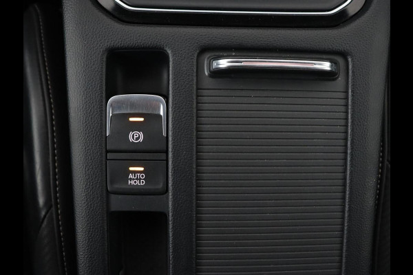 Volkswagen Arteon 1.4 TSI eHybrid R-Line | Panoramadak | Leder | Head-Up | Stoelverwarming | 360 Camera | Matrix LED | Massage | Park Assist | Sportstoelen | Keyless | Achterbankverwarming | Carplay | PHEV