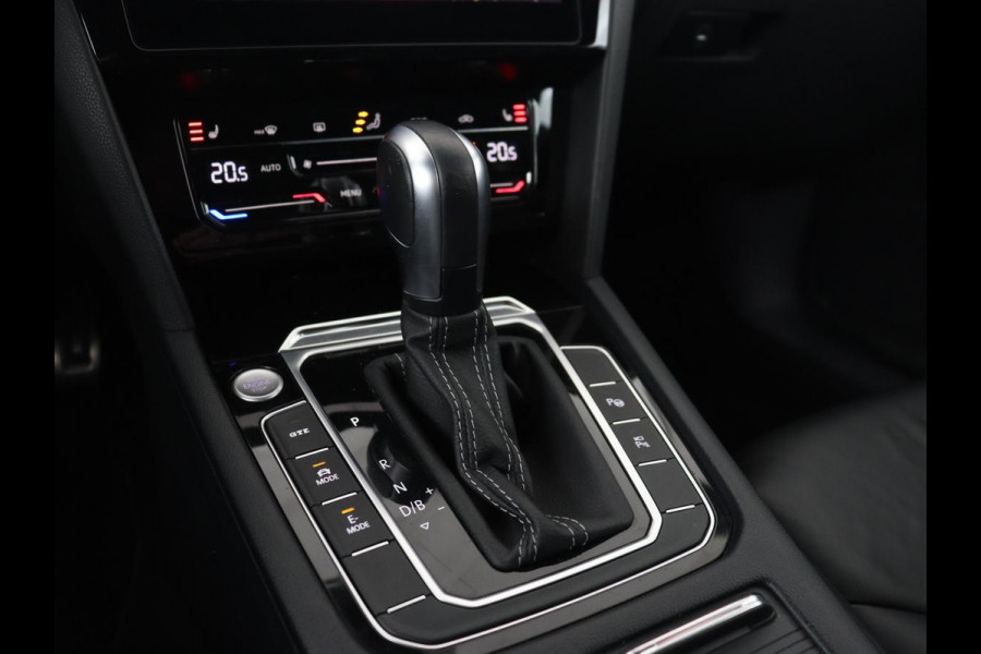Volkswagen Arteon 1.4 TSI eHybrid R-Line | Panoramadak | Leder | Head-Up | Stoelverwarming | 360 Camera | Matrix LED | Massage | Park Assist | Sportstoelen | Keyless | Achterbankverwarming | Carplay | PHEV