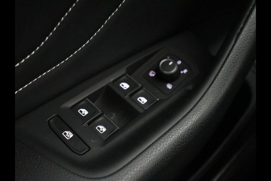 Volkswagen Arteon 1.4 TSI eHybrid R-Line | Panoramadak | Leder | Head-Up | Stoelverwarming | 360 Camera | Matrix LED | Massage | Park Assist | Sportstoelen | Keyless | Achterbankverwarming | Carplay | PHEV