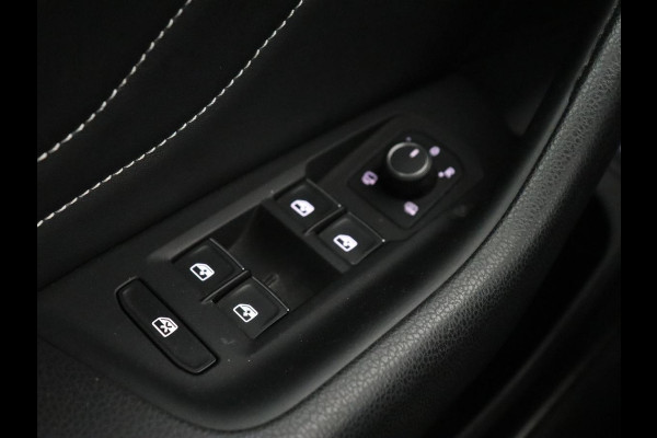 Volkswagen Arteon 1.4 TSI eHybrid R-Line | Panoramadak | Leder | Head-Up | Stoelverwarming | 360 Camera | Matrix LED | Massage | Park Assist | Sportstoelen | Keyless | Achterbankverwarming | Carplay | PHEV