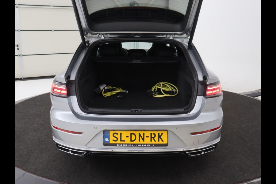 Volkswagen Arteon 1.4 TSI eHybrid R-Line | Panoramadak | Leder | Head-Up | Stoelverwarming | 360 Camera | Matrix LED | Massage | Park Assist | Sportstoelen | Keyless | Achterbankverwarming | Carplay | PHEV