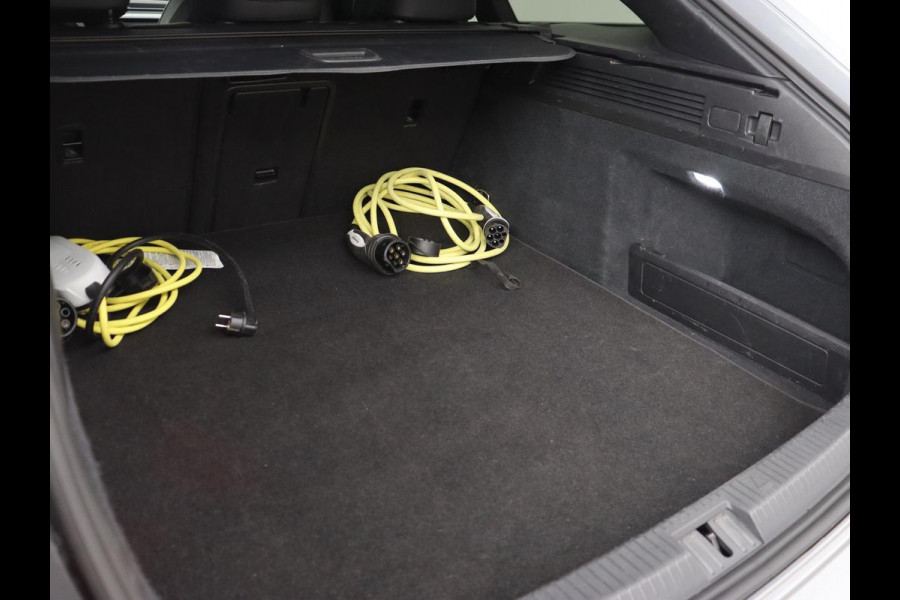 Volkswagen Arteon 1.4 TSI eHybrid R-Line | Panoramadak | Leder | Head-Up | Stoelverwarming | 360 Camera | Matrix LED | Massage | Park Assist | Sportstoelen | Keyless | Achterbankverwarming | Carplay | PHEV