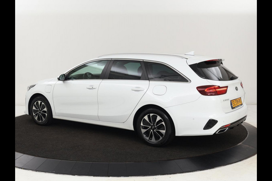 Kia Ceed 1.6 GDI PHEV DynamicPlusLine | Stoel & stuurverwarming | Adaptive cruise | Memory | Camera | Carplay | Full LED | Achterbankverwarming | Navigatie | Keyless