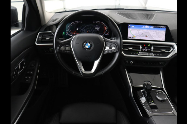 BMW 3 Serie 318i Executive Edition | Sport Line | Trekhaak | Sportstoelen | Carplay | Half leder | Live Cockpit | Navigatie | Climate control | Parkeerhulp