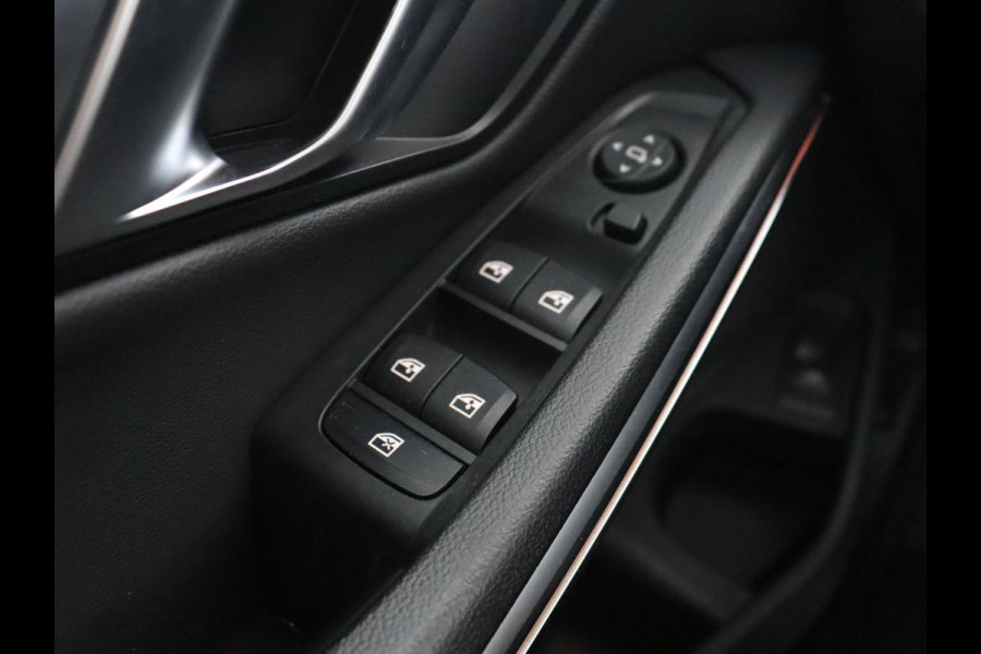 BMW 3 Serie 318i Executive Edition | Sport Line | Trekhaak | Sportstoelen | Carplay | Half leder | Live Cockpit | Navigatie | Climate control | Parkeerhulp