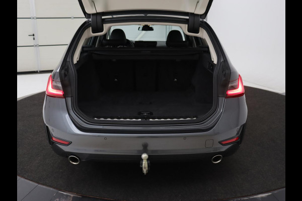 BMW 3 Serie 318i Executive Edition | Sport Line | Trekhaak | Sportstoelen | Carplay | Half leder | Live Cockpit | Navigatie | Climate control | Parkeerhulp