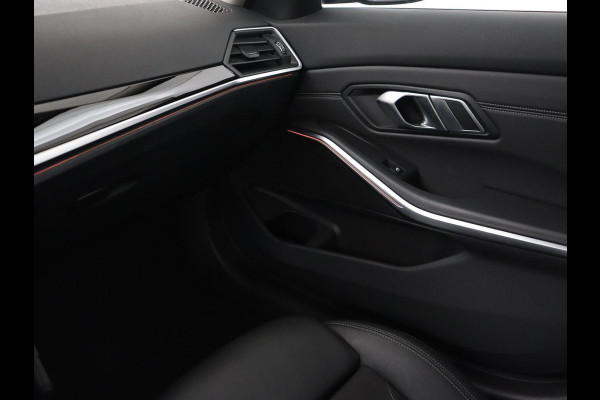 BMW 3 Serie 318i Executive Edition | Sport Line | Trekhaak | Sportstoelen | Carplay | Half leder | Live Cockpit | Navigatie | Climate control | Parkeerhulp