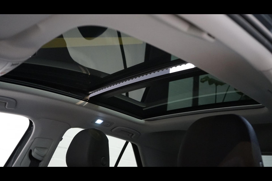 Volkswagen T-Roc 1.5 TSI Style AUTOMAAT-ACC-CAMERA-CARPLAY-FULL LED-MODE-NAVIGATIE-PANORAMA-VIRTUEEL-STOELVERWARMING