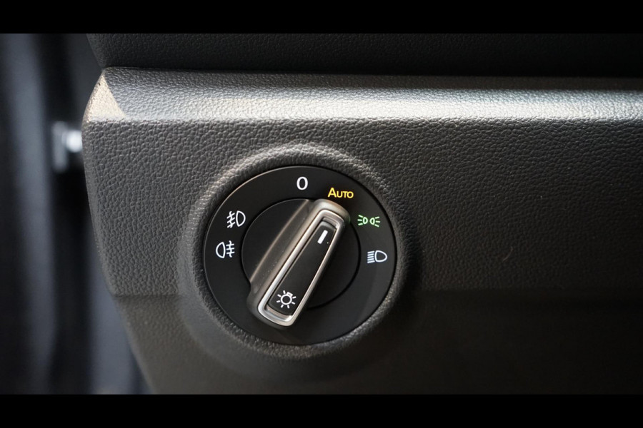 Volkswagen T-Roc 1.5 TSI Style AUTOMAAT-ACC-CAMERA-CARPLAY-FULL LED-MODE-NAVIGATIE-PANORAMA-VIRTUEEL-STOELVERWARMING