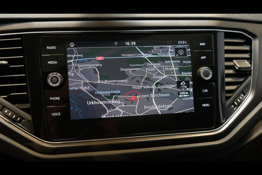 Volkswagen T-Roc 1.5 TSI Style AUTOMAAT-ACC-CAMERA-CARPLAY-FULL LED-MODE-NAVIGATIE-PANORAMA-VIRTUEEL-STOELVERWARMING