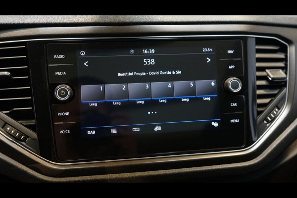 Volkswagen T-Roc 1.5 TSI Style AUTOMAAT-ACC-CAMERA-CARPLAY-FULL LED-MODE-NAVIGATIE-PANORAMA-VIRTUEEL-STOELVERWARMING