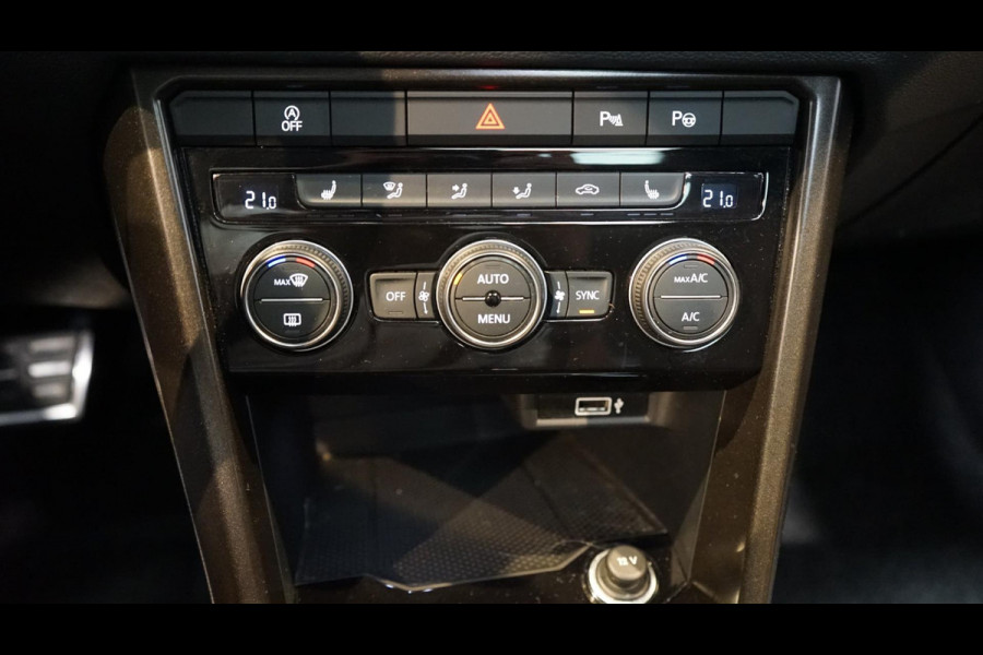 Volkswagen T-Roc 1.5 TSI Style AUTOMAAT-ACC-CAMERA-CARPLAY-FULL LED-MODE-NAVIGATIE-PANORAMA-VIRTUEEL-STOELVERWARMING