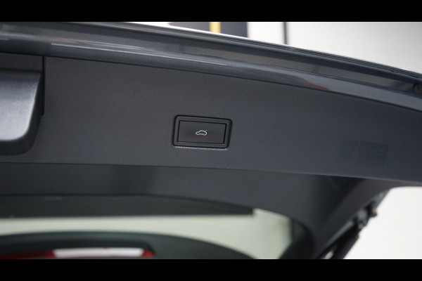 Volkswagen T-Roc 1.5 TSI Style AUTOMAAT-ACC-CAMERA-CARPLAY-FULL LED-MODE-NAVIGATIE-PANORAMA-VIRTUEEL-STOELVERWARMING